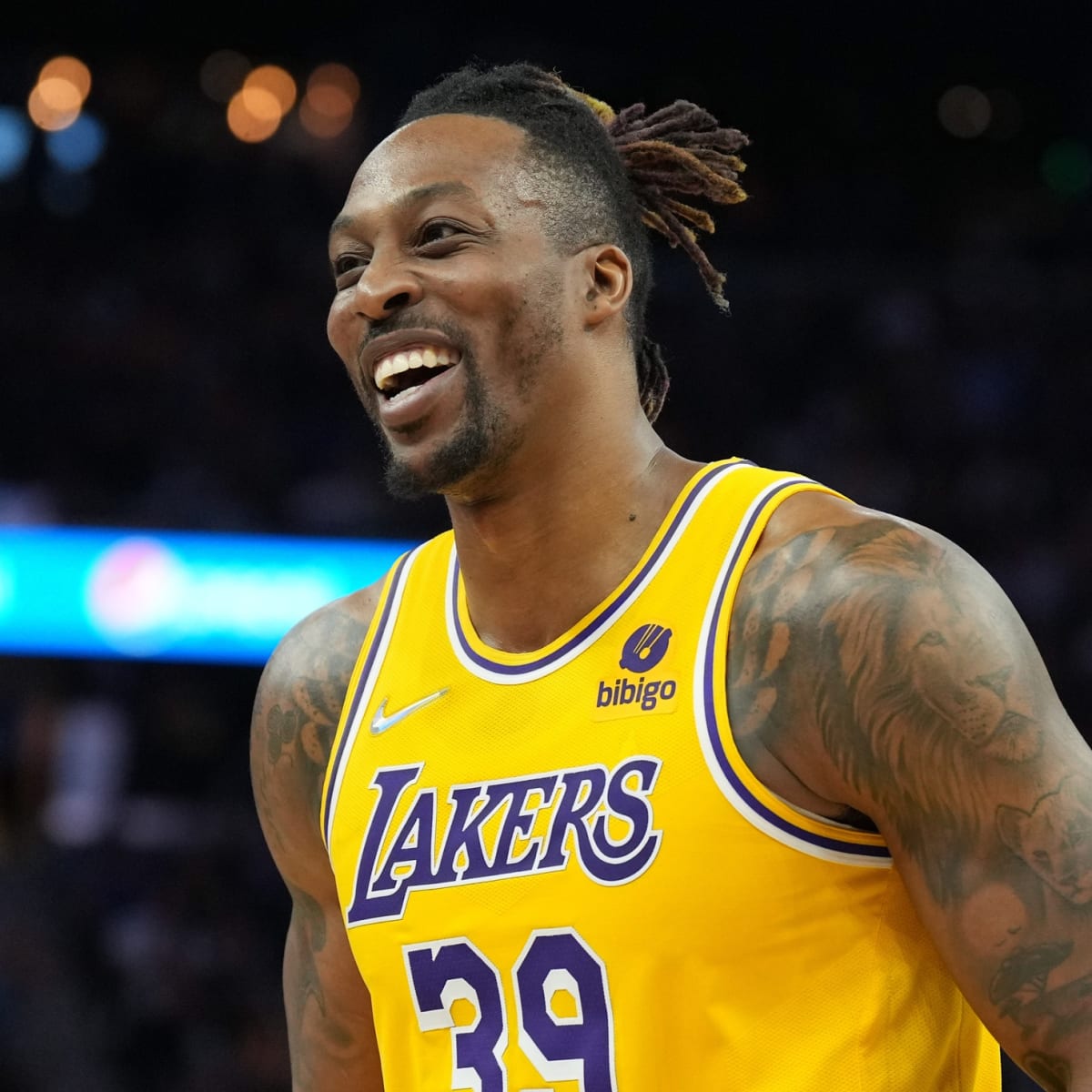 Watch Former Laker Dwight Howard Take Part In A 3-Point Contest in Taiwan -  All Lakers