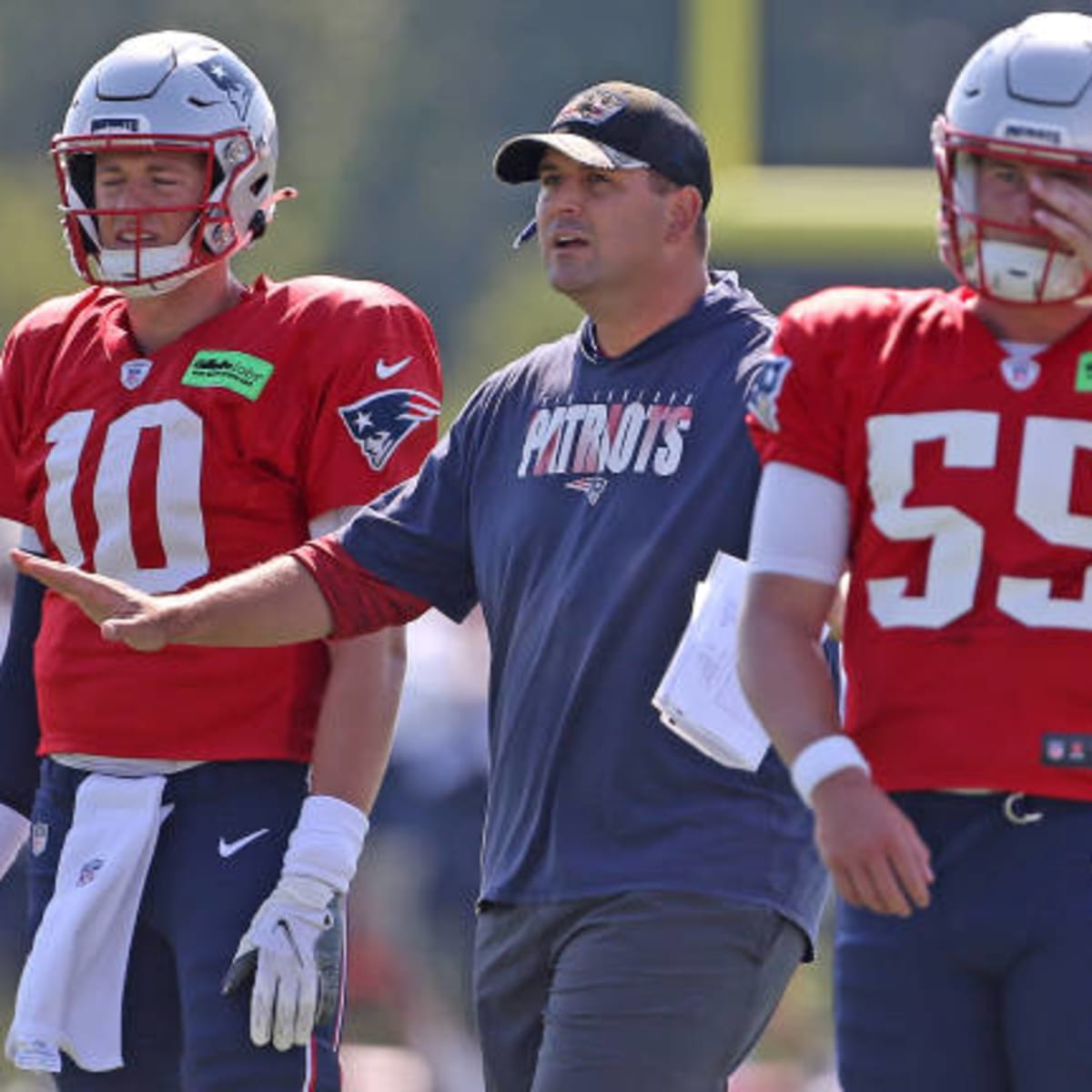 Who Do New England Patriots Turn To in Mac Jones Absence: 14-Year Veteran  Brian Hoyer or Rookie Bailey Zappe? - Sports Illustrated New England  Patriots News, Analysis and More