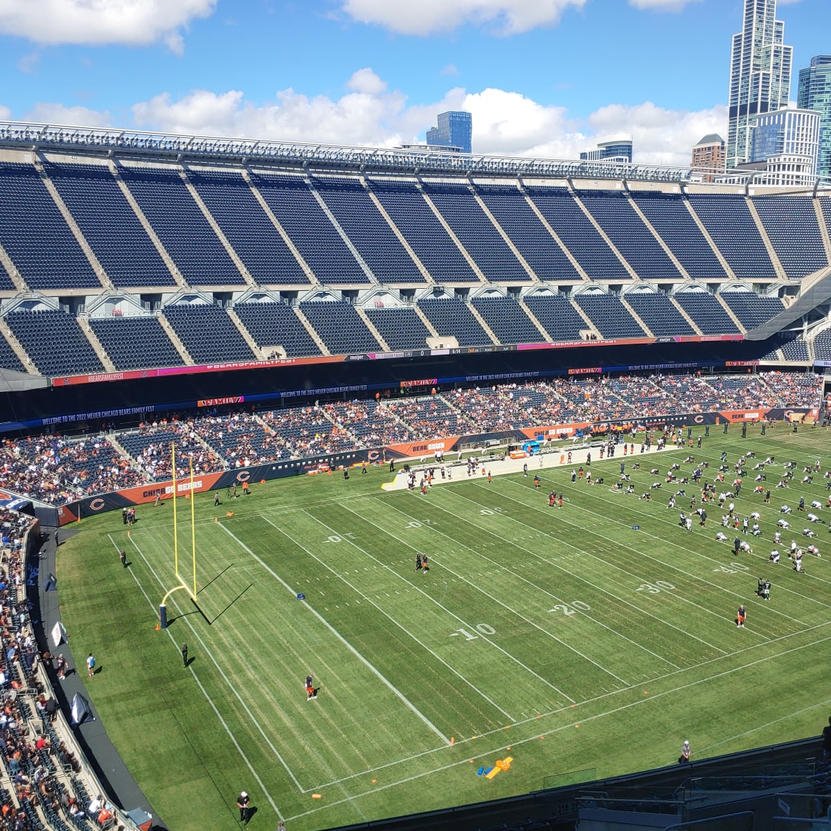 Darnell Mooney Chicago Bears Unsigned Makes a One-Handed Catch Photograph