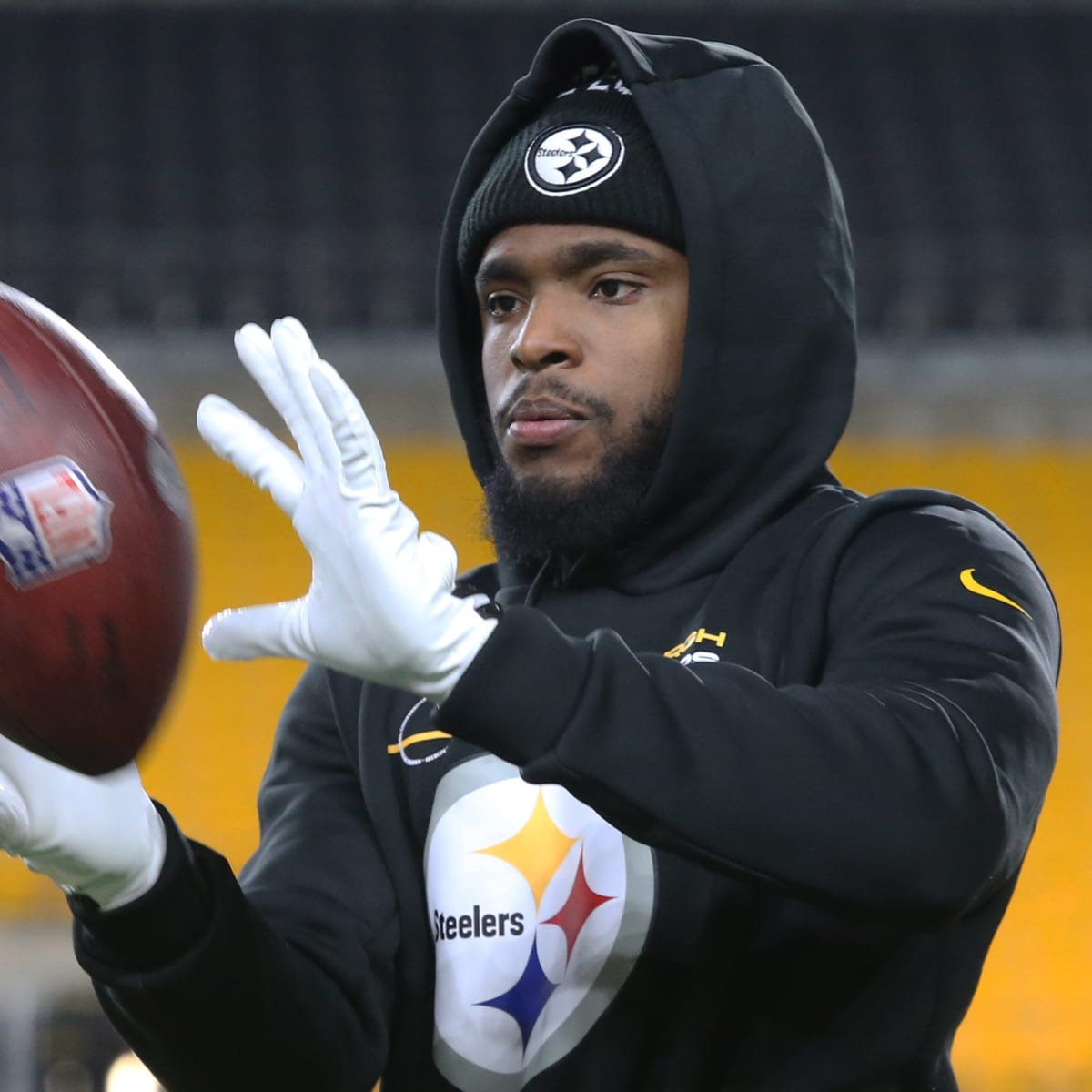 Company sues Steelers wide receiver Diontae Johnson for his no-show at  youth camp