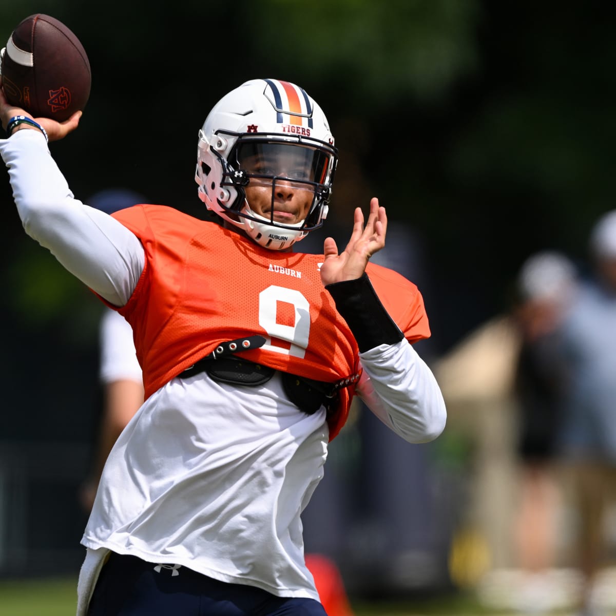 Analysis: Where the QB battle stands and four other thoughts after