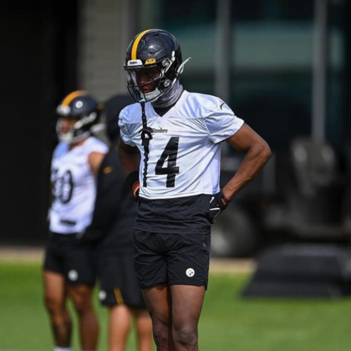 Former Georgia WR George Pickens listed as starter on Steelers