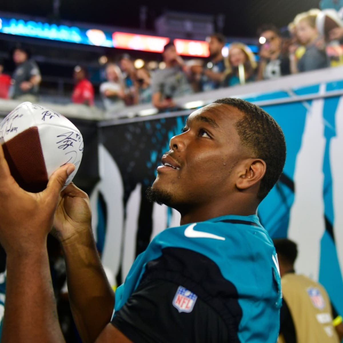 JACKSONVILLE, FL - AUGUST 14: Jacksonville Jaguars Wide Receiver Tevin  Jones (7) during the preseason game between the Cleveland Browns and the  Jacksonville Jaguars on August 14, 2021 at TIAA Bank Field