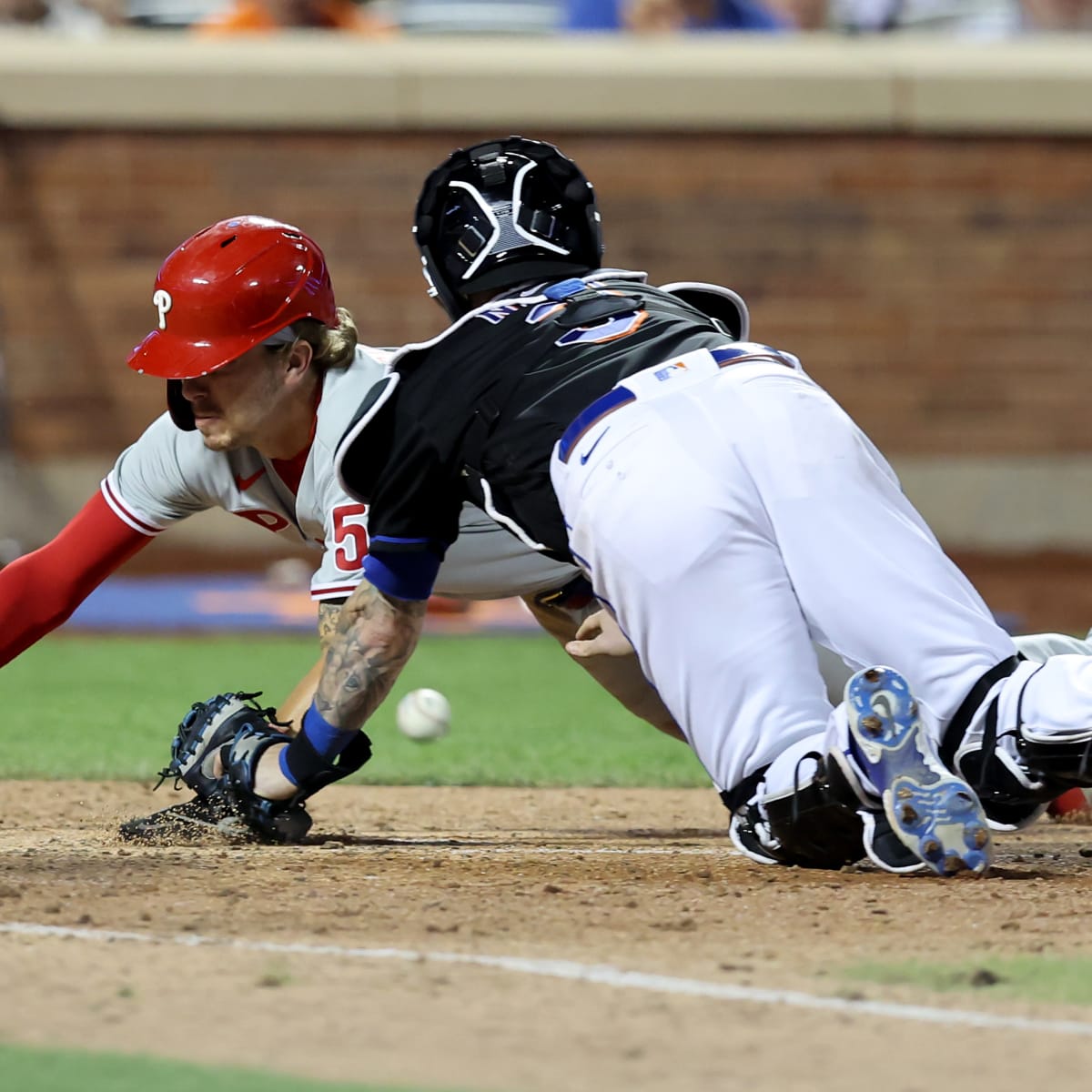 Mark Canha hits 2 home runs delivering NY Mets win over Phillies