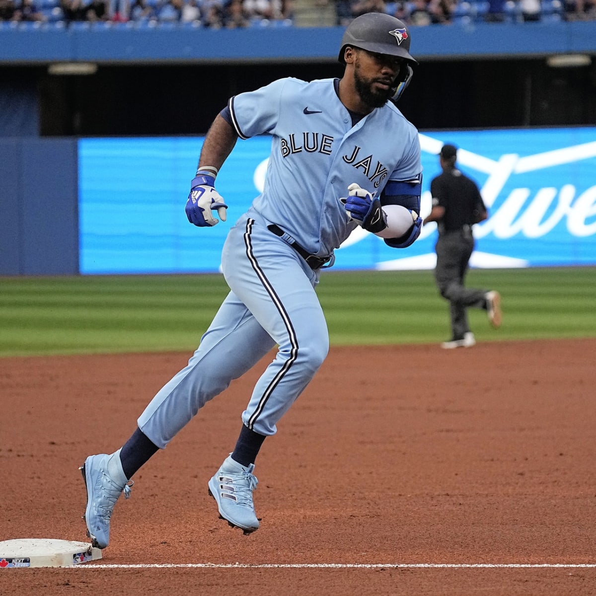 Blue Jays play the Guardians leading series 2-1