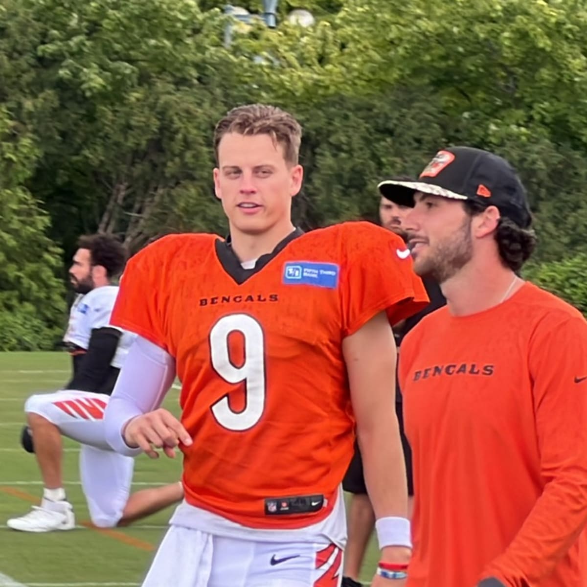 James Rapien on X: Joe Burrow sporting a new haircut at today's practice…And  the #Bengals new secret weapon? Wide receiver DJ Reader. He caught passes  for Burrow during warmups