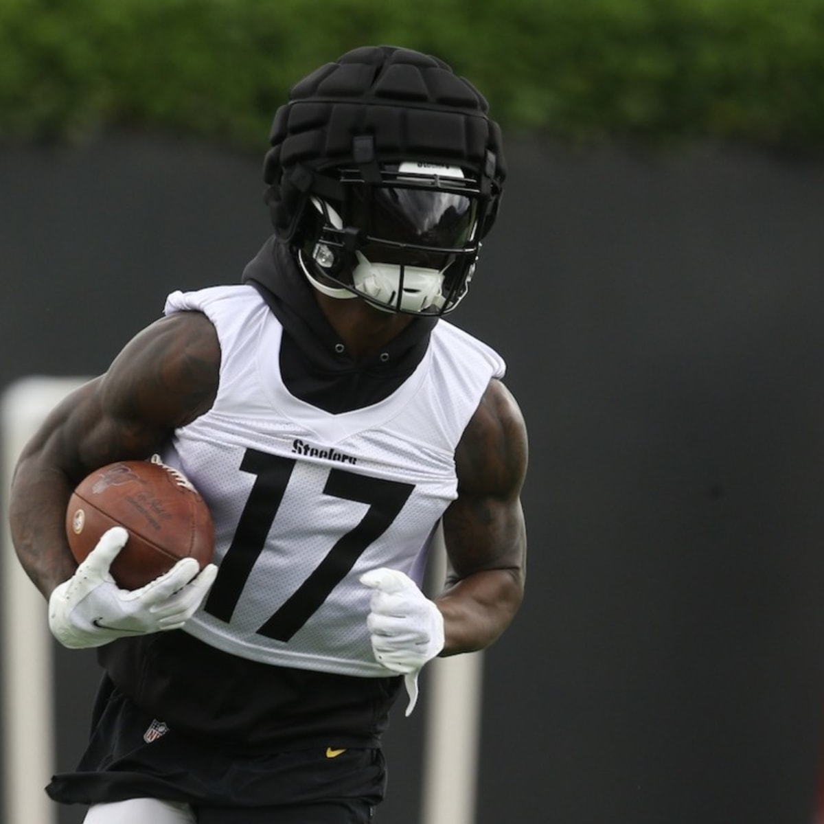 Pittsburgh Steelers Lose Anthony Miller, Karl Joseph for Season