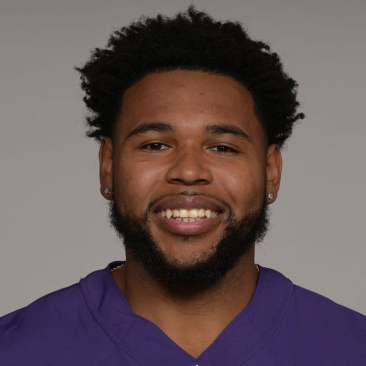 New Haven's Travis Jones Celebrates Being Drafted by the Baltimore Ravens –  NBC Connecticut