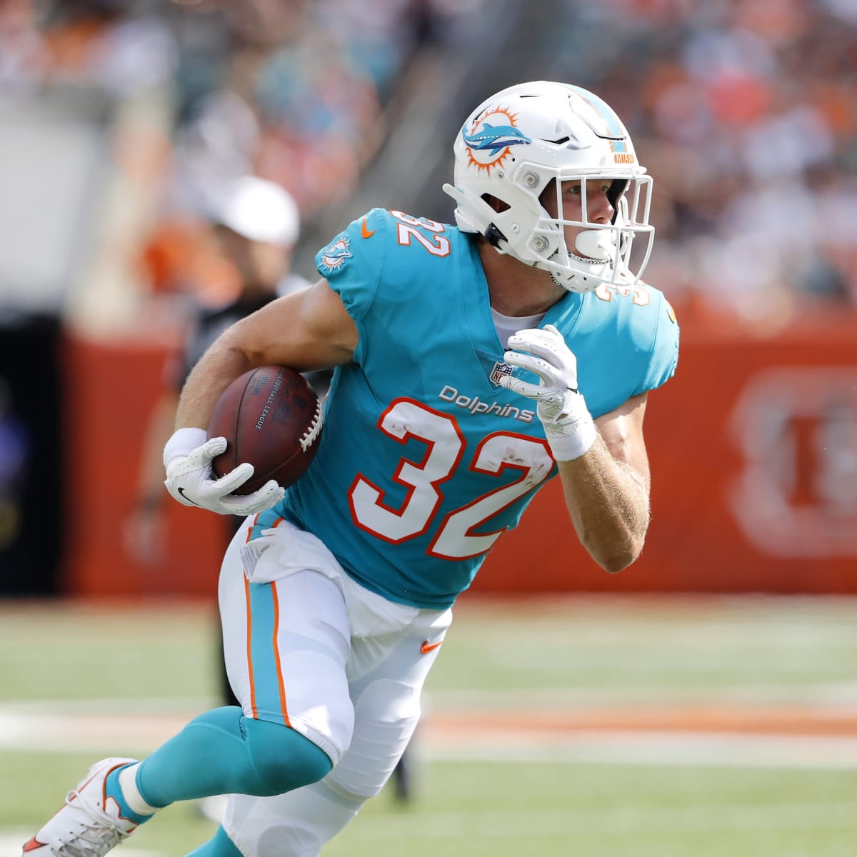 Bucs sign former Dolphins RB Patrick Laird