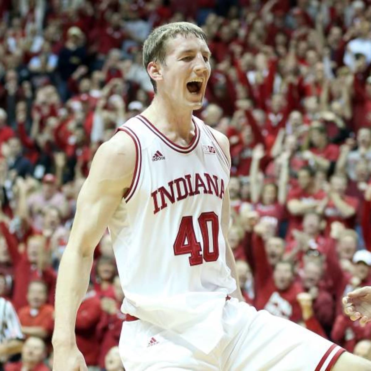 Indiana's Cody Zeller, right, blocks the shot of Minnesota's