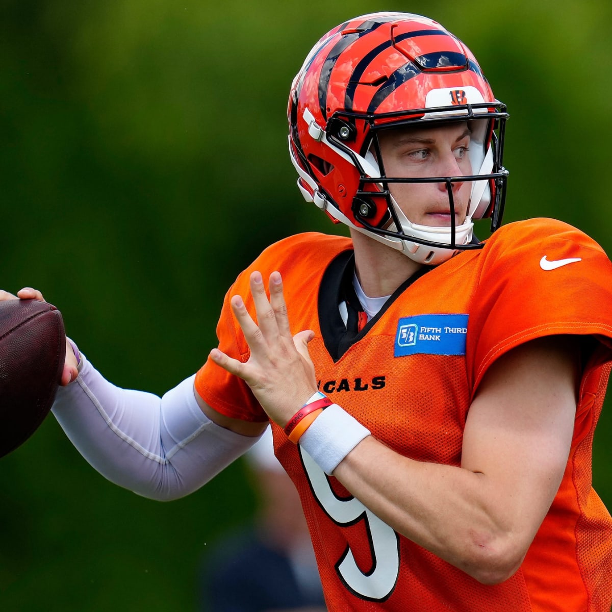 Bengals News: Joe Burrow praises offensive line in win vs Dolphins - Cincy  Jungle