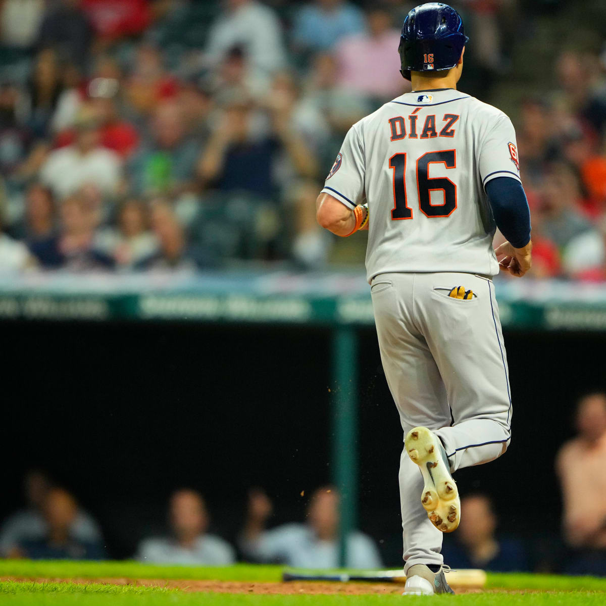 Houston Astros: Aledmys Diaz exits game with injury after catch