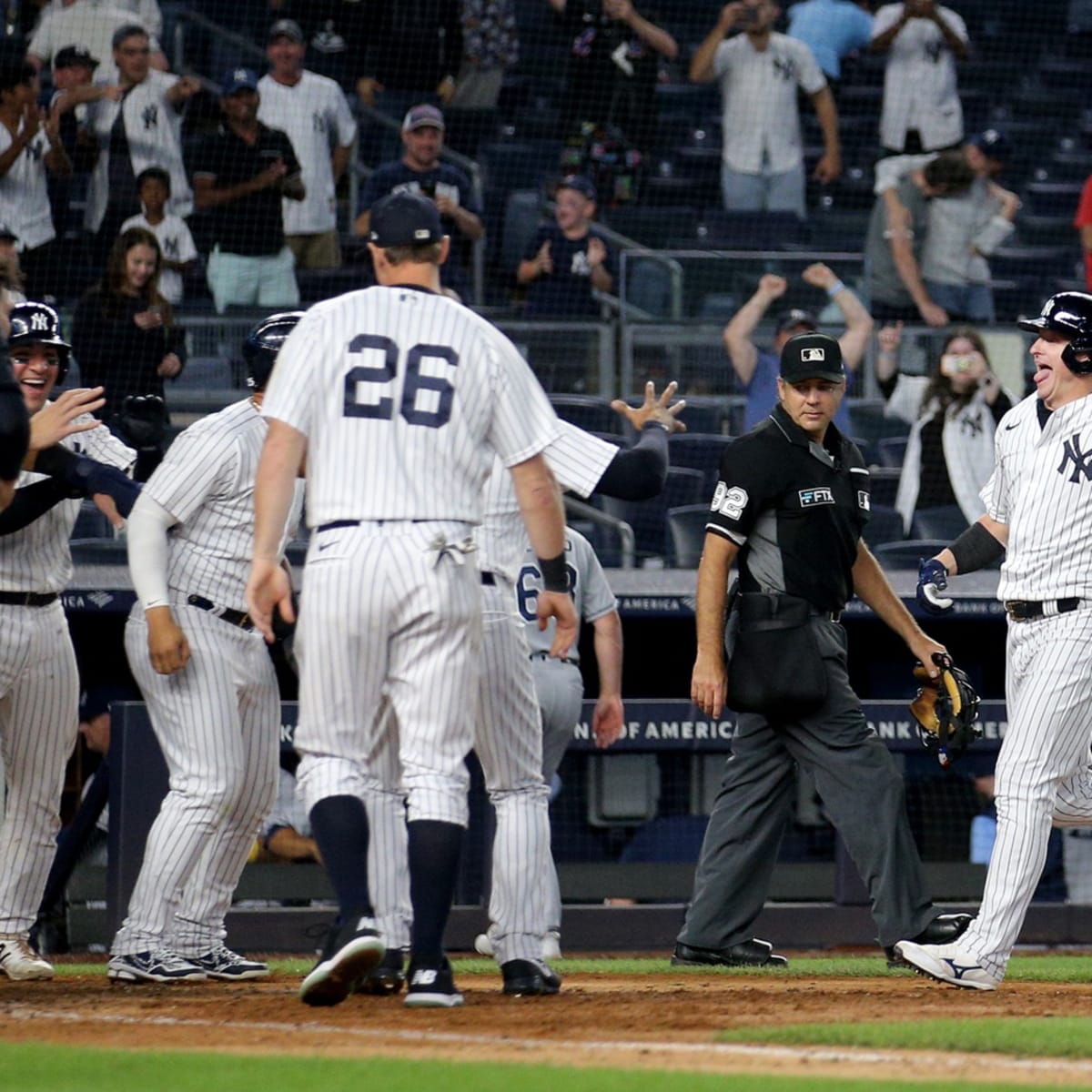 Josh Donaldson walk-off single in Yankees debut