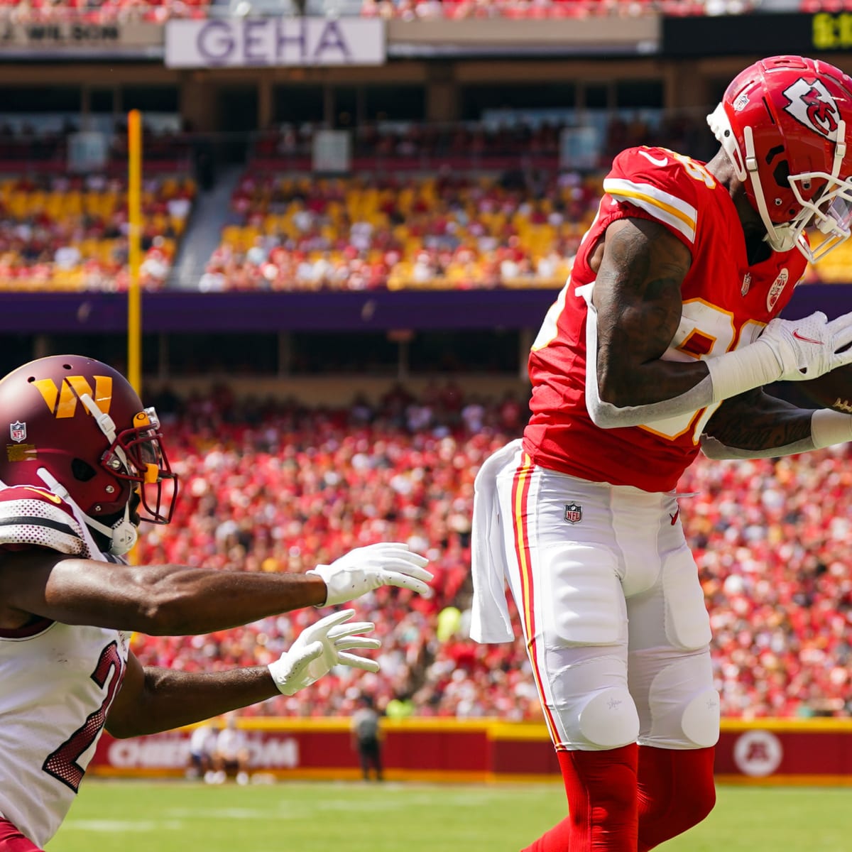 Jody Fortson of the Kansas City Chiefs stands in the rain during the  News Photo - Getty Images