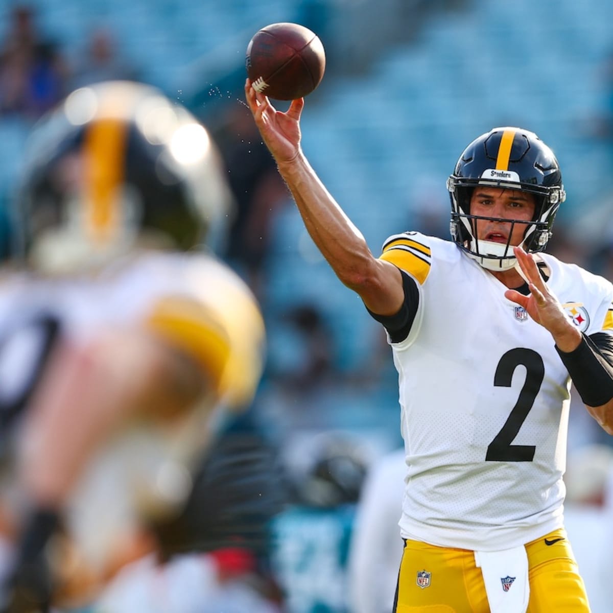 Steelers' Mason Rudolph surprises family of fallen service member