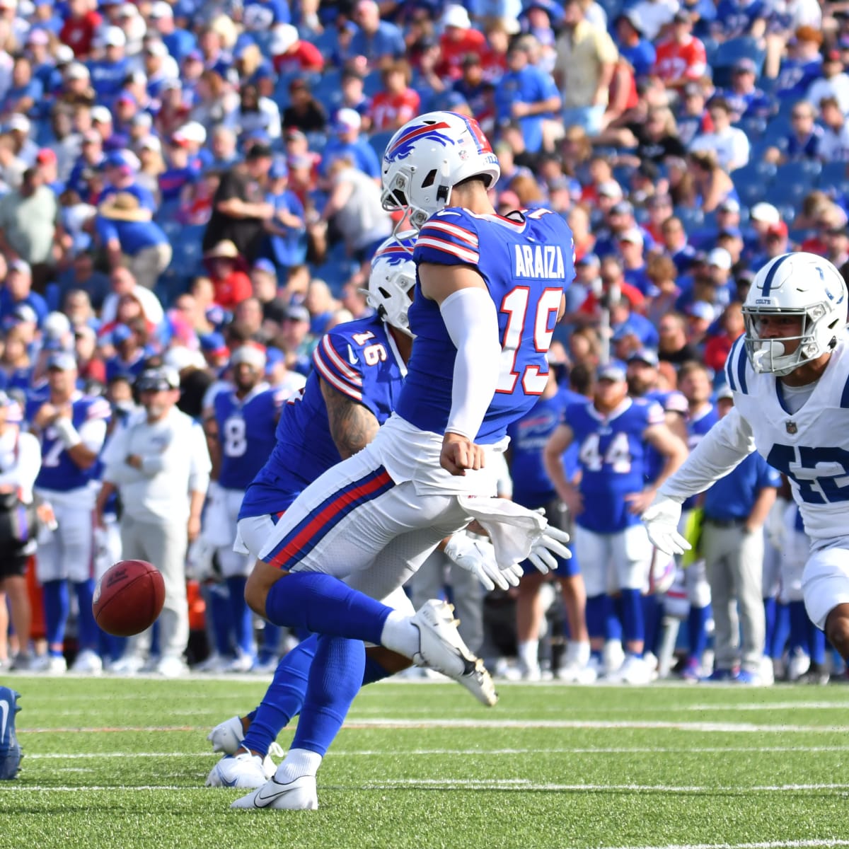 A Buffalo standing next to a Ram days before kickoff! : r/buffalobills