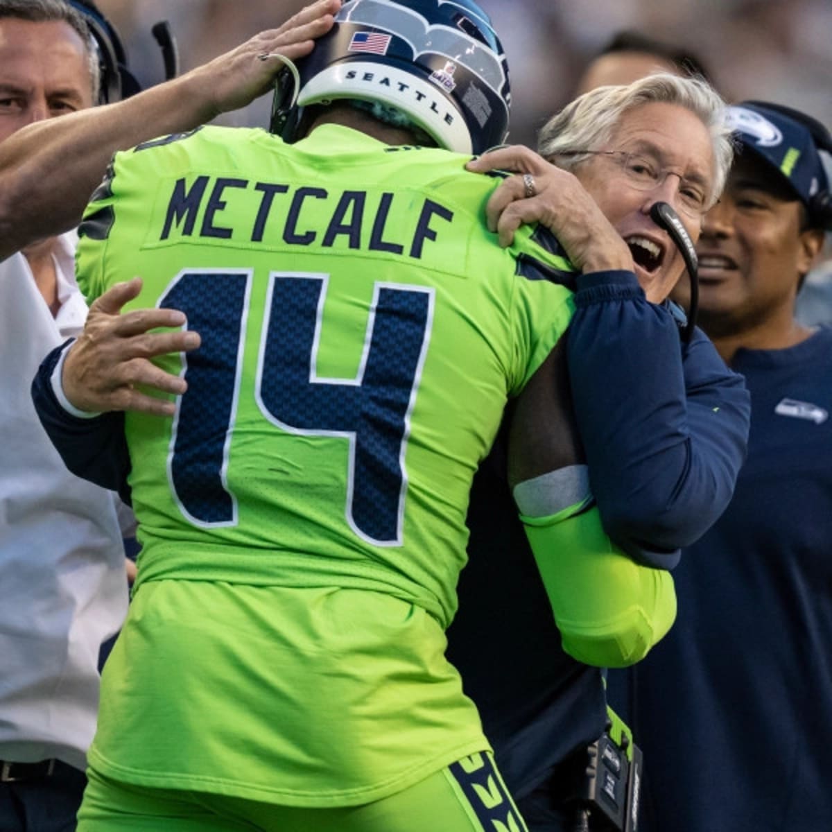 Smiley Metcalf With Russell Wilson Wearing Blue Sports Dress HD DK