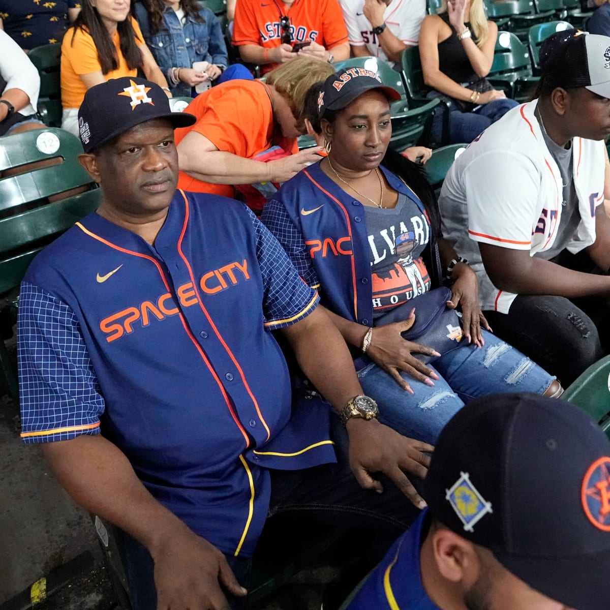 Yordan Alvarez's Family Arrives From Cuba to Watch First MLB Game
