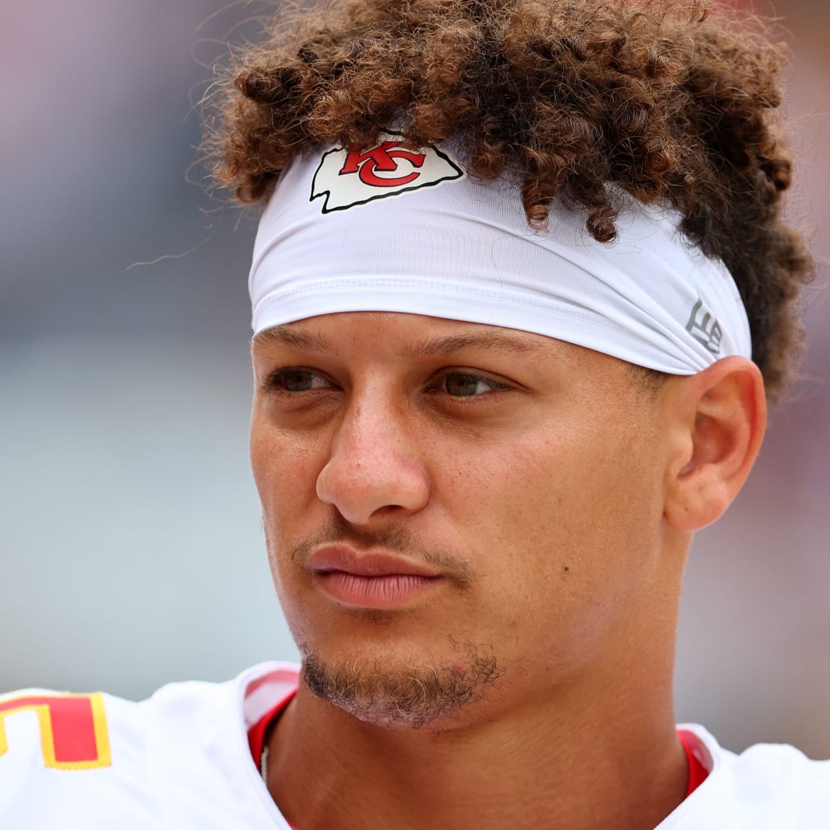 Kansas City Chiefs Quarterback Patrick Mahomes Honors the Late Len Dawson -  Sports Illustrated Purdue Boilermakers News, Analysis and More