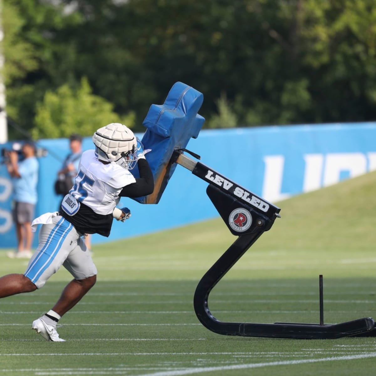 Lions linebacker Derrick Barnes seems ready for Year 2 leap