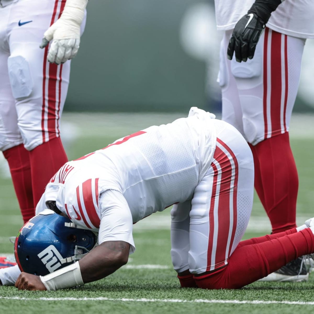 Giants left without QB vs. Bears after Daniel Jones, Tyrod Taylor both  injured – NBC Sports Chicago