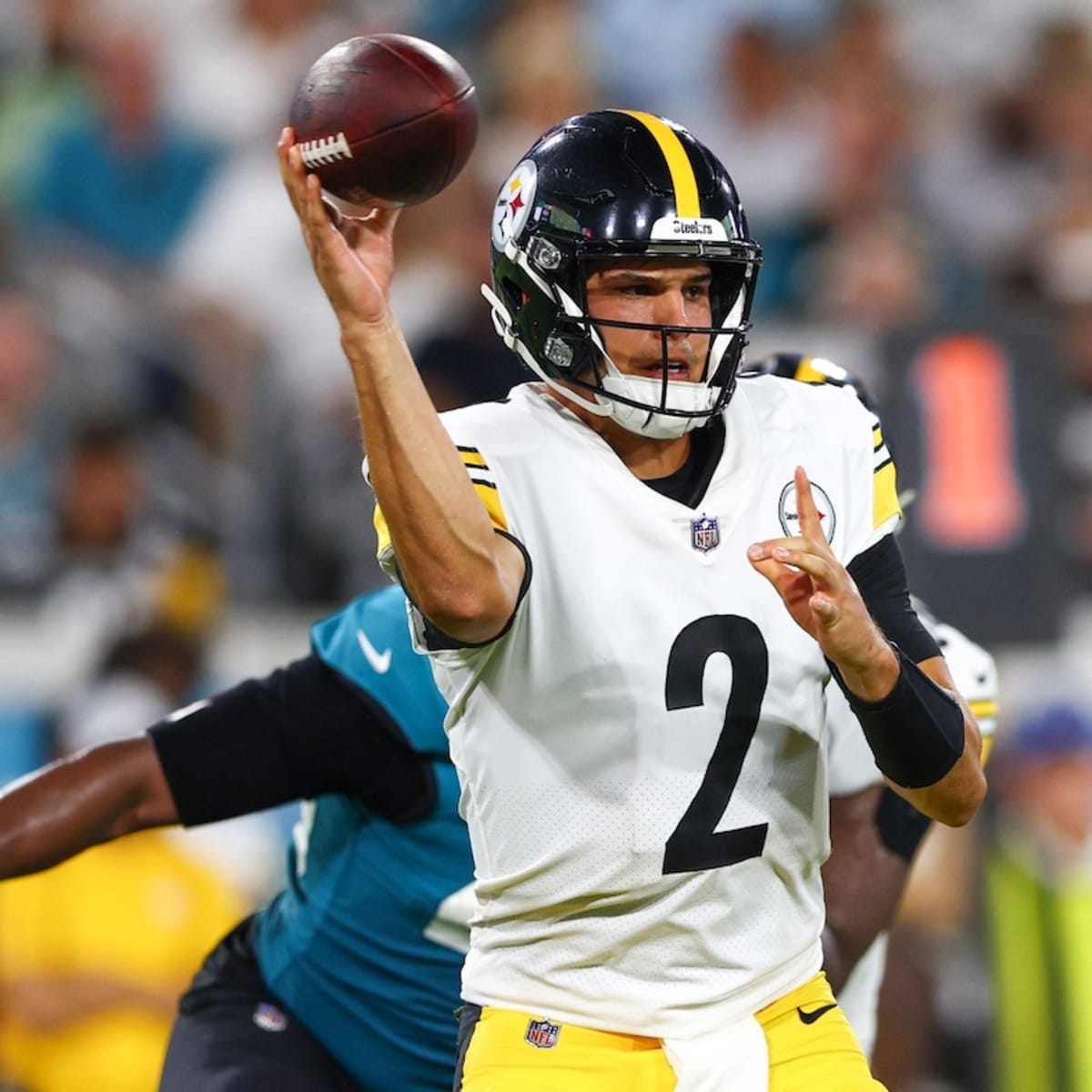 Steelers fortify QB room, bring back longtime backup Mason Rudolph to  1-year deal