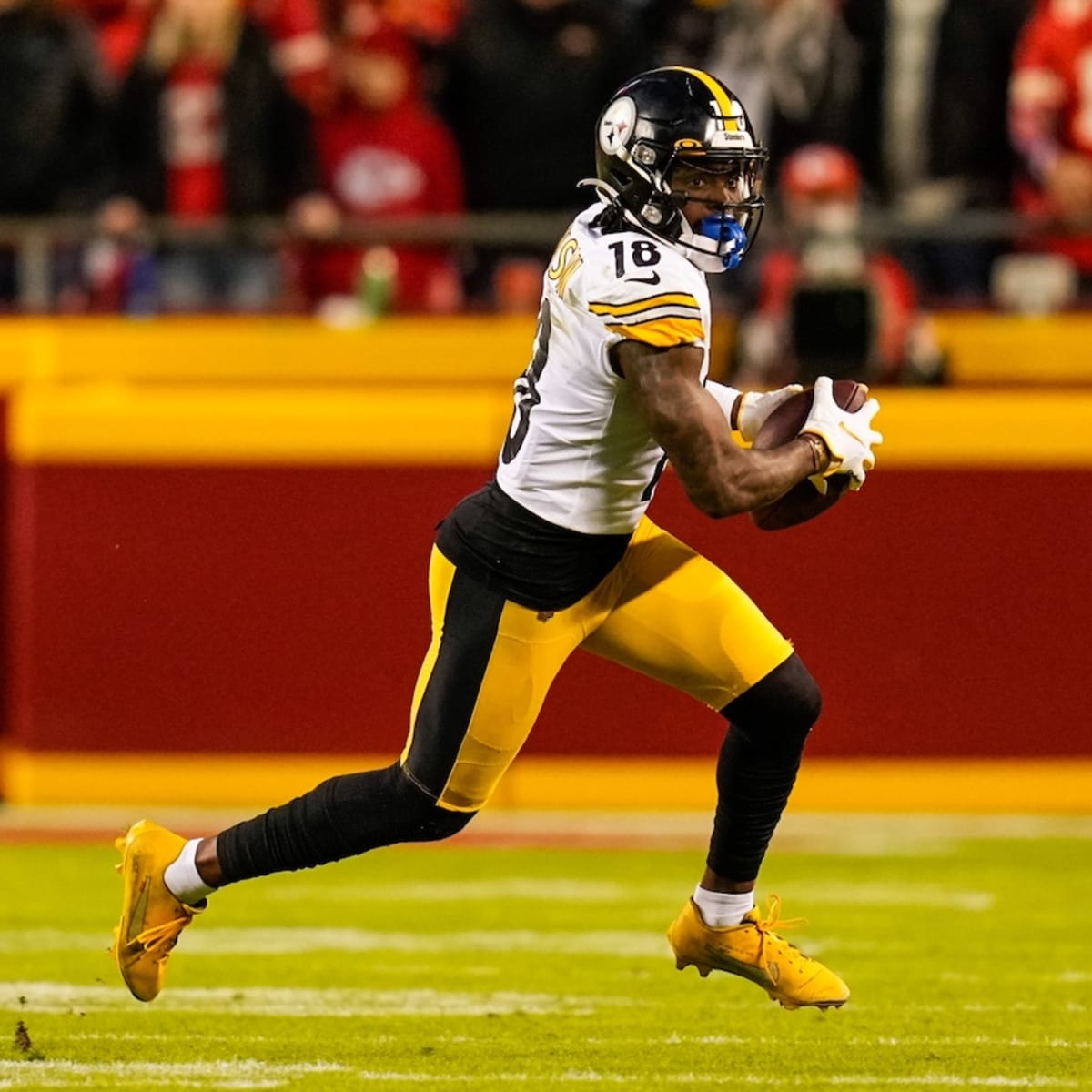 Steelers wideout Diontae Johnson has 'annoying' shoulder injury that's  limiting him in practice