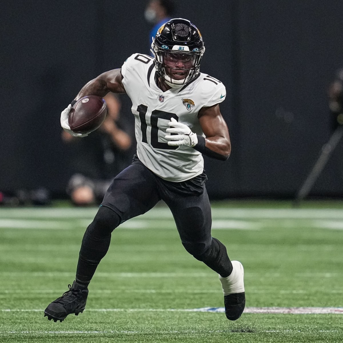 Jacksonville Jaguars trade WR Laviska Shenault to Carolina