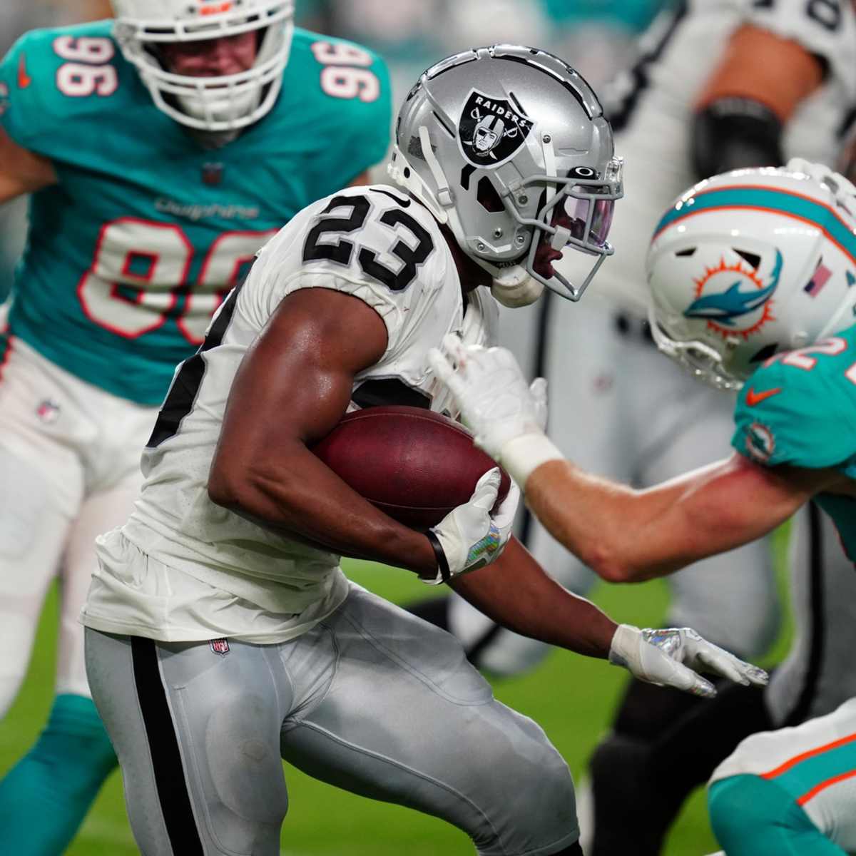 Las Vegas Raiders Cut 3 Players Featuring Kenyan Drake + Raiders & Patriots  Joint Practice News 