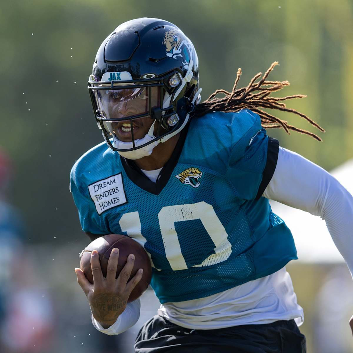 Panthers trade for Jaguars WR Laviska Shenault Jr. 