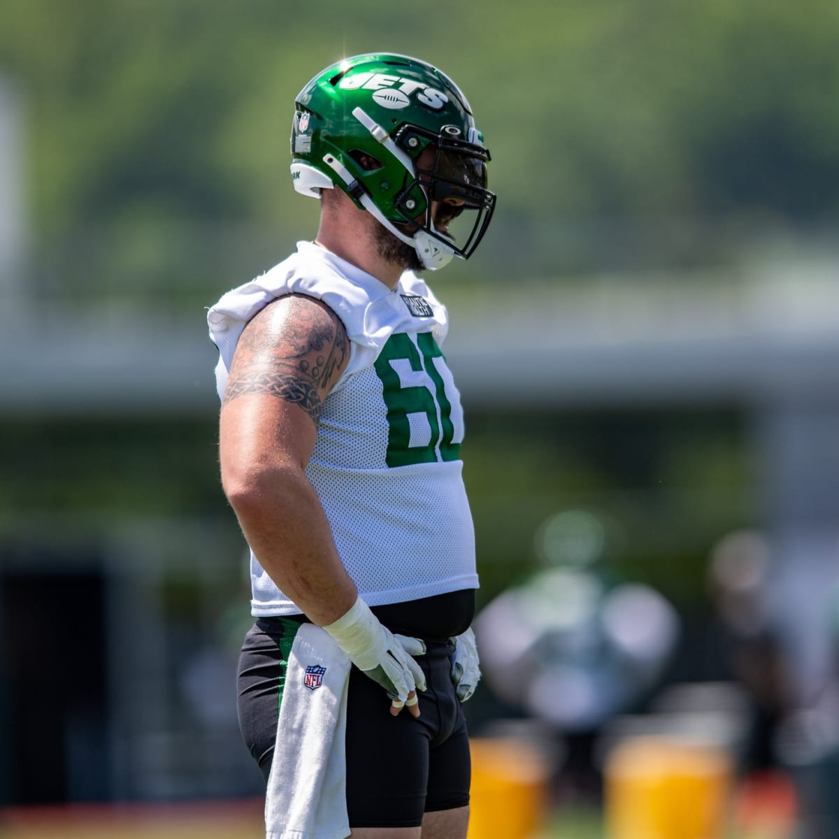 New York Jets re-sign center Connor McGovern