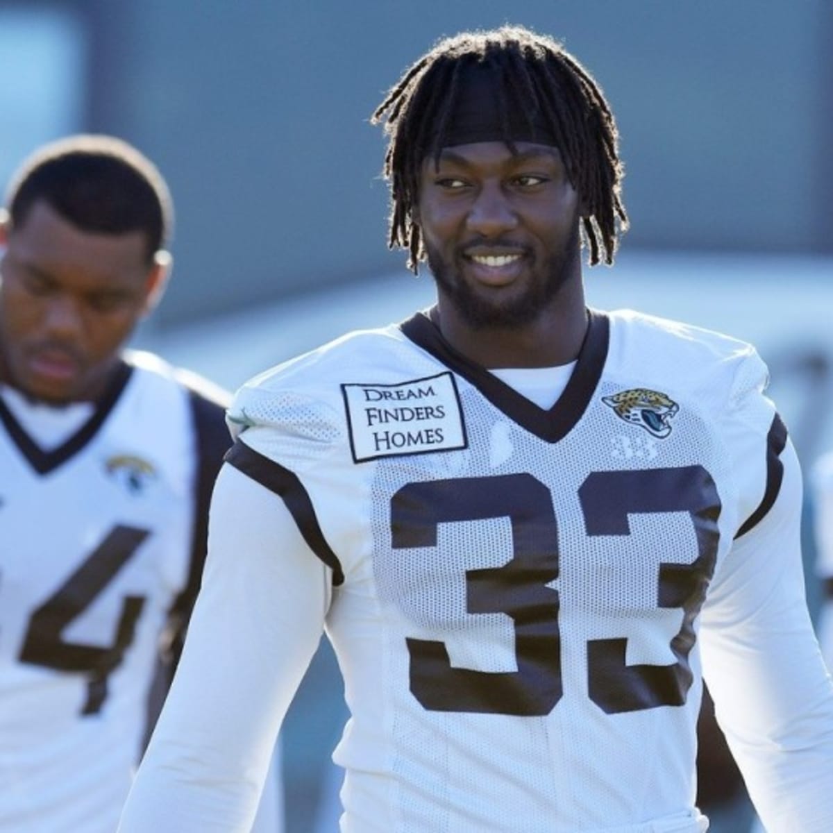 Jacksonville Jaguars linebacker Devin Lloyd (33) defends against the Dallas  Cowboys during an NFL Football game in Arlington, Texas, Saturday, August  12, 2023. (AP Photo/Michael Ainsworth Stock Photo - Alamy