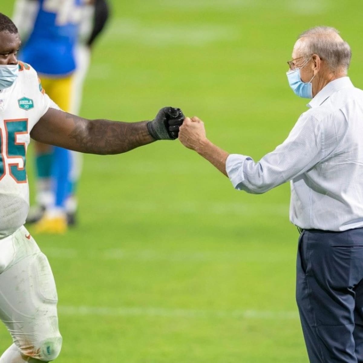 Big Benito Jones explains his unique fashion choice for Detroit's trip to  Lambeau 