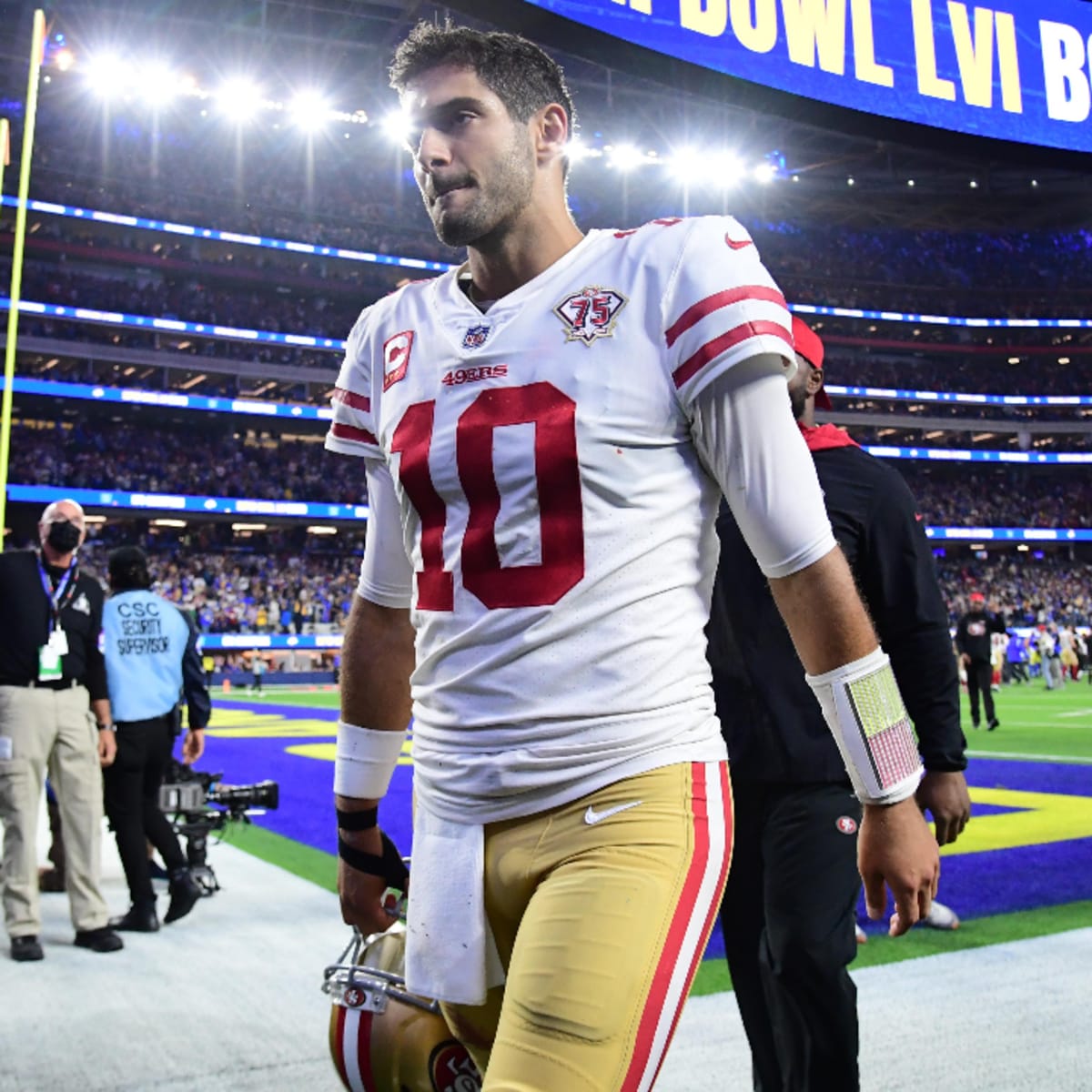 49ers keep Jimmy Garoppolo and skip convention to embrace drama