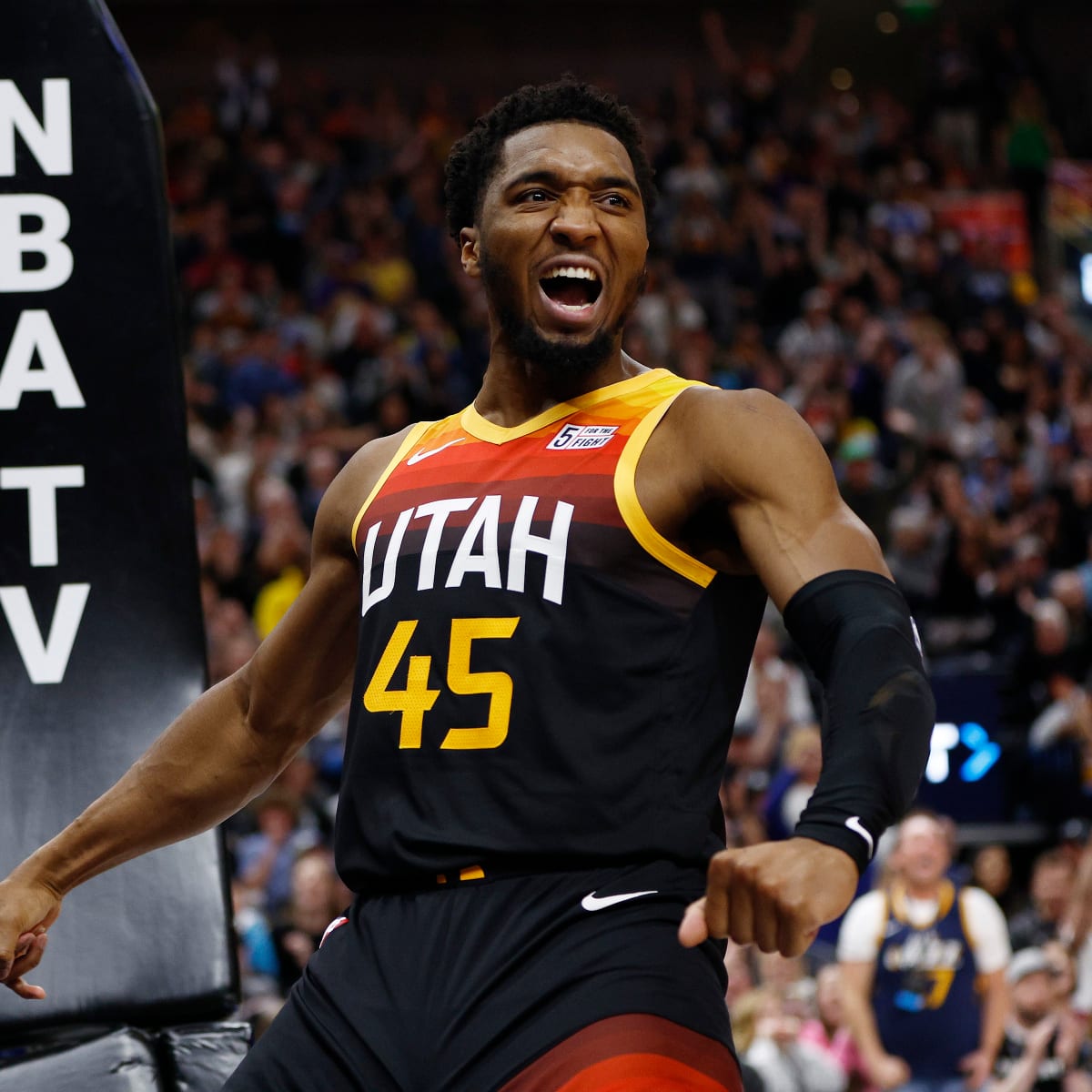 NBA Crossover One Day Only Game-Worn Jersey Auction: Donovan Mitchell - Cleveland  Cavaliers Worn 11/11/22