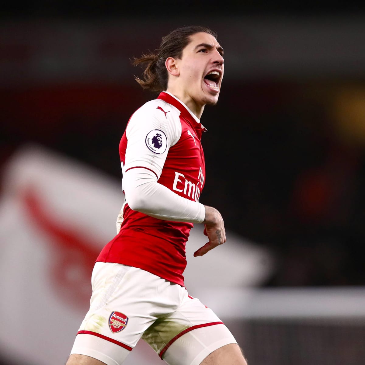 Hector Bellerin joins Barcelona, News