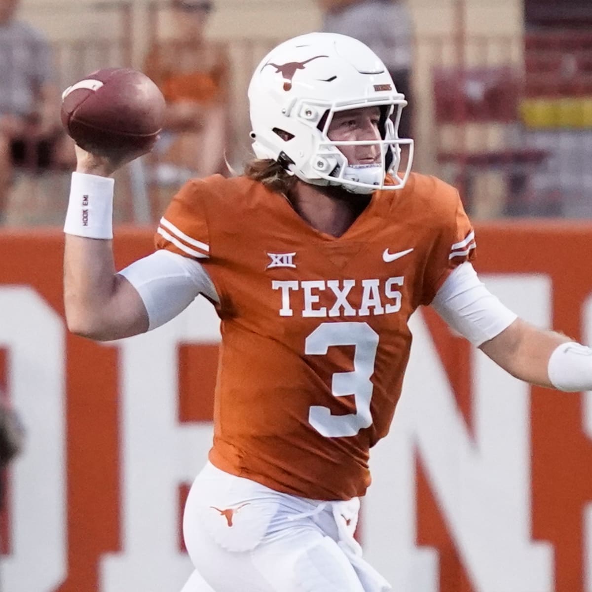 Texas QB Quinn Ewers heads to Cowboys division rival in ESPN mock draft