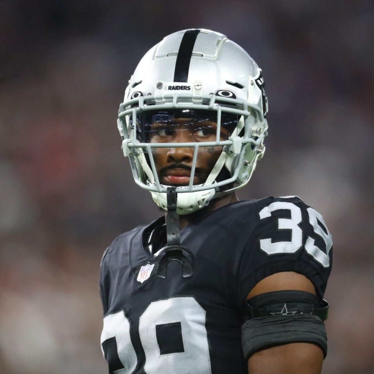 Raiders cornerback Nate Hobbs takes a photo with fans before the News  Photo - Getty Images