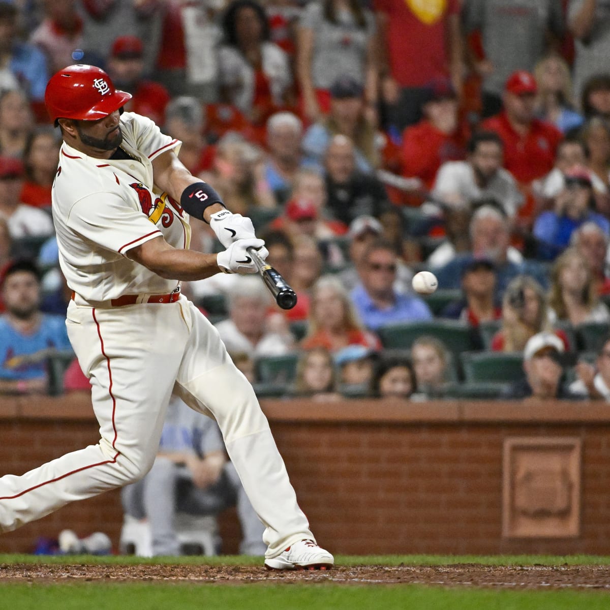 Albert Pujols hits 698th home run in Cardinals' win over Reds