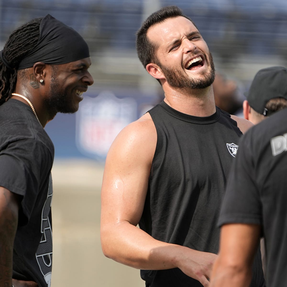 Watch: Derek Carr reacts to seeing Davante Adams in the Silver and Black  for the first time