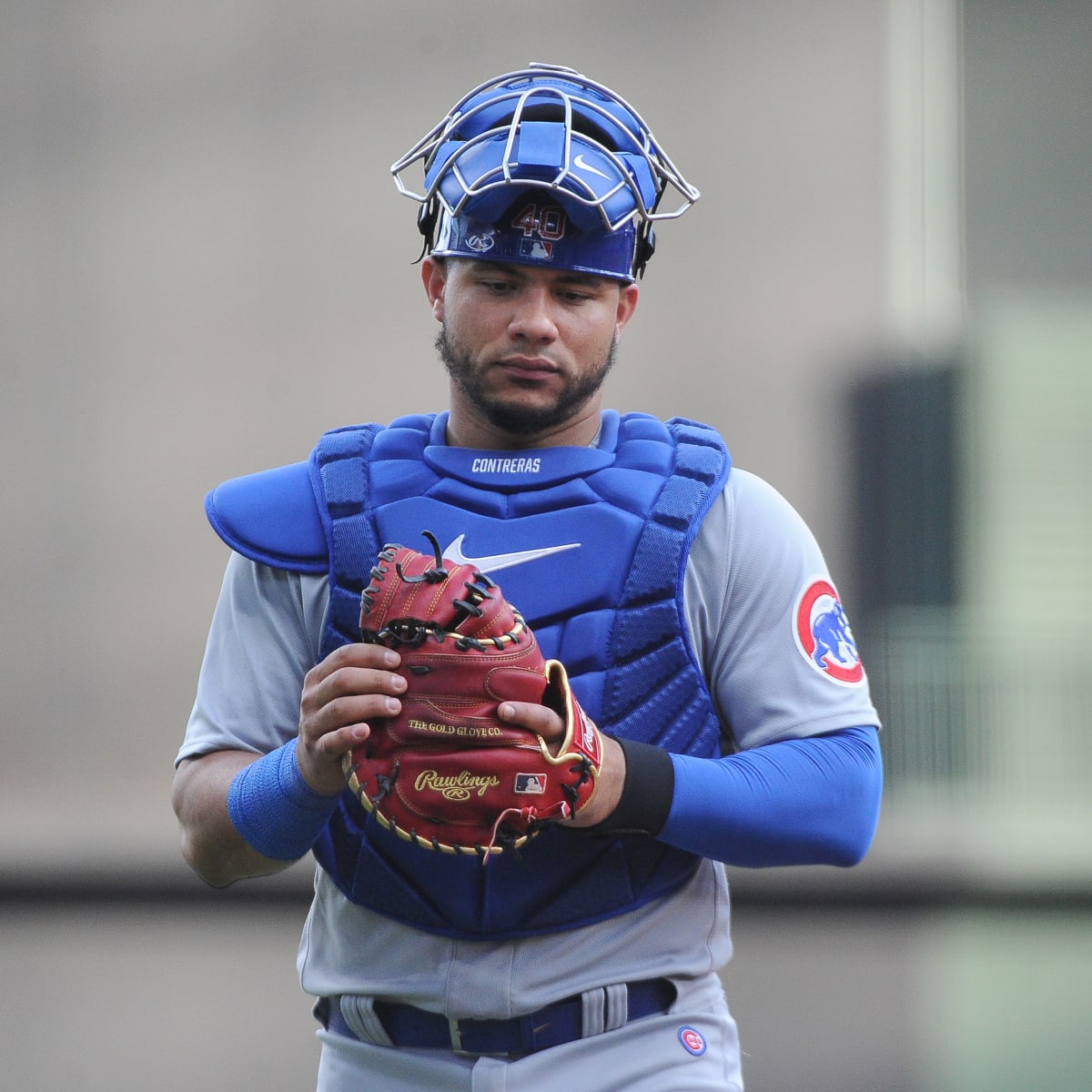 Cubs' Happ hits Cardinals catcher Contreras in head with follow