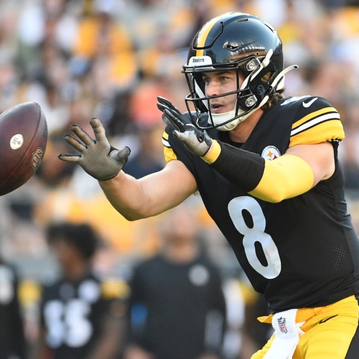 Rookie QB Kenny Pickett shows fire, Steelers defense sags in 38-3 loss