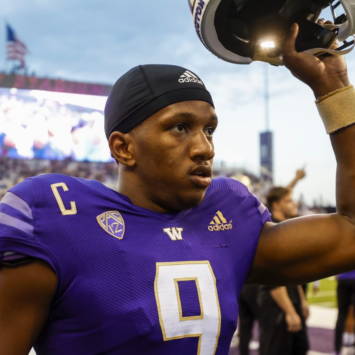 Friday Dots: Michael Penix Jr begins camp as the starting QB - UW Dawg Pound