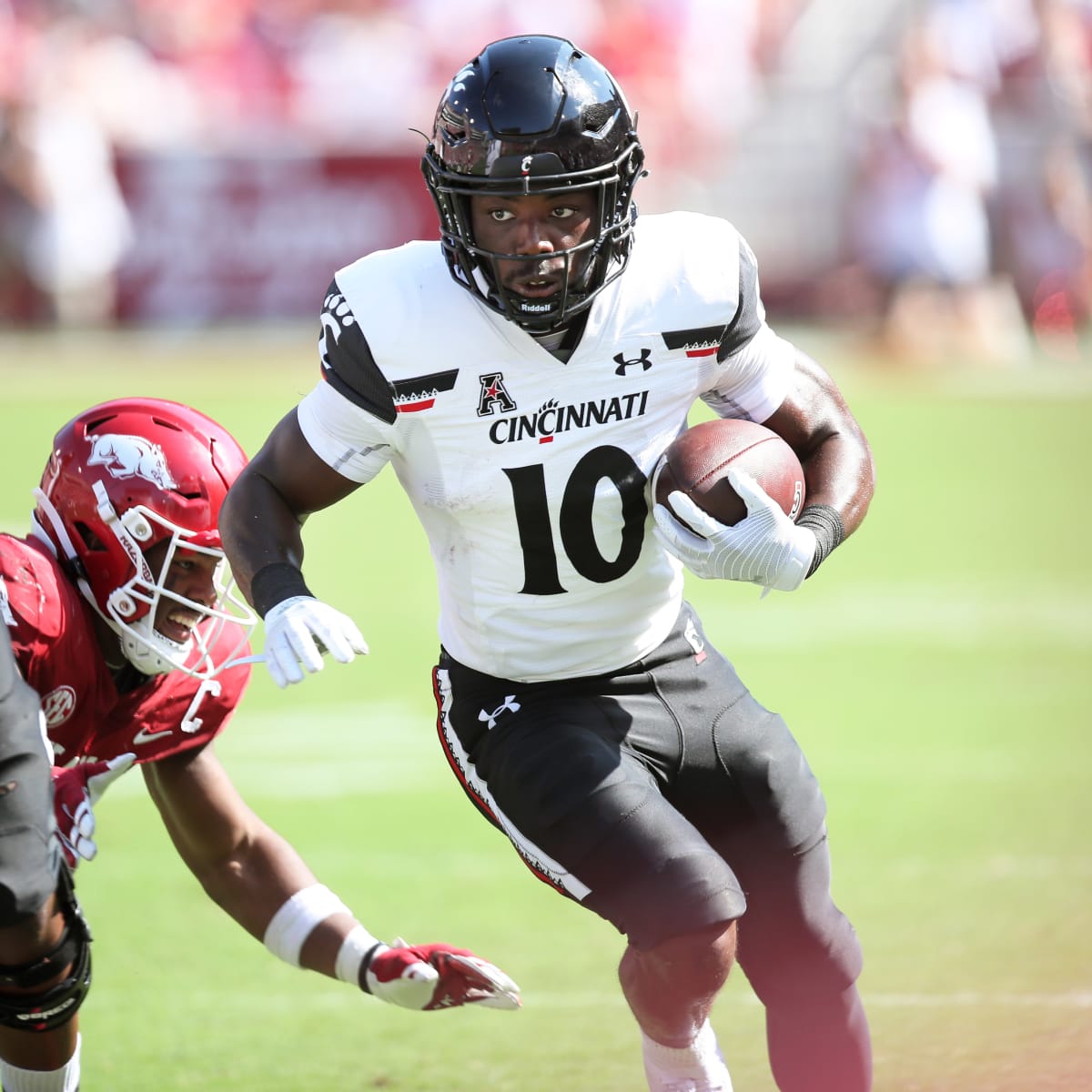 UC Unveils Navy Uniform Combo - All Bearcats