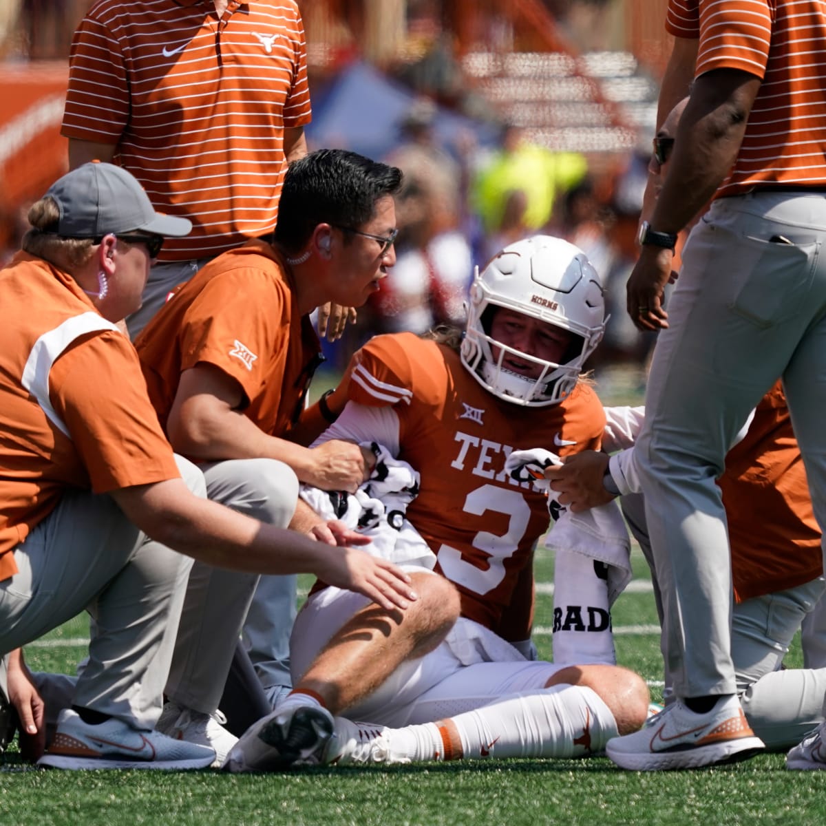 Sarkisian Gives Injury Updates For Texas Longhorns Stars Quinn Ewers, Bijan  Robinson, D'Shawn Jamison and Hudson Card - Sports Illustrated Texas  Longhorns News, Analysis and More