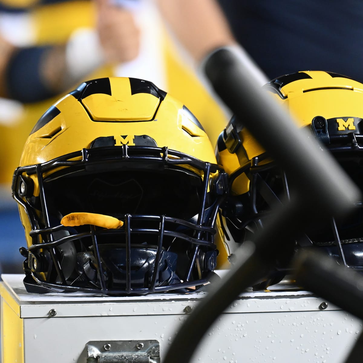 Black & Yellow Football Helmet Straw Topper – SS Transfers