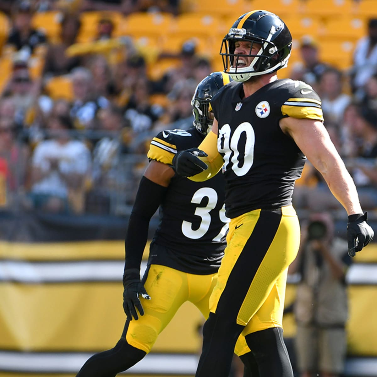 Steelers Star TJ Watt Quit Social Media, Then Went on to Tie NFL Sack  Record - Muscle & Fitness