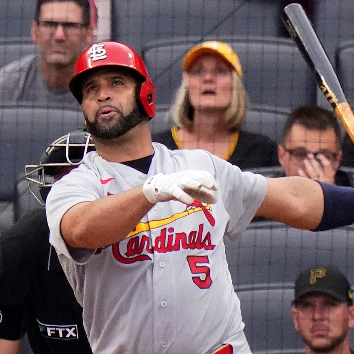 Albert Pujols hits 698th home run, ties game for Cardinals