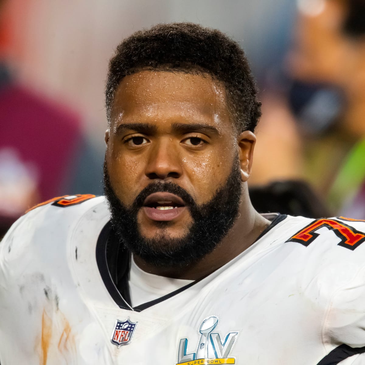 Former Buccaneers player roasts Donovan Smith; 'He should be cut'