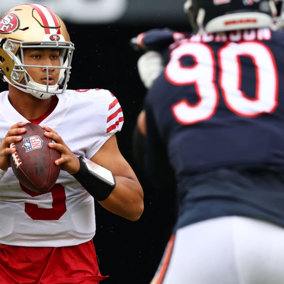 Justin Fields Throws Interception to Talanoa Hufanga